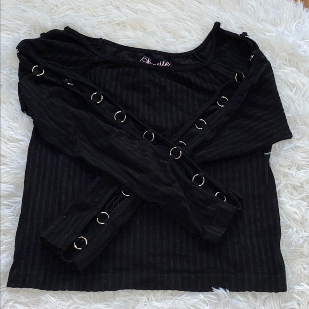 Silver ringed black crop